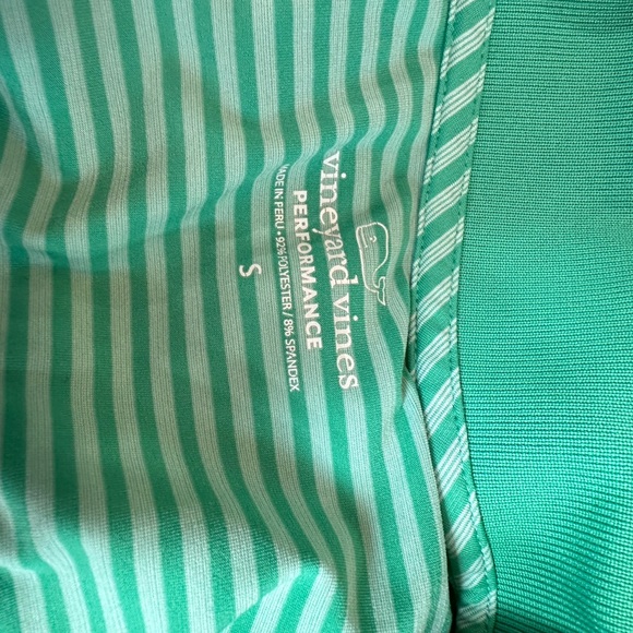 Sleeveless vineyard vines golf polos - Picture 2 of 3